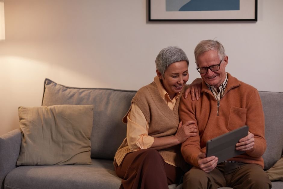 Couple following how to check VA claim status online together