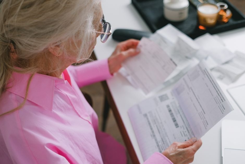 Older veteran reviewing service records related to VA asbestos exposure military occupational specialty evidence